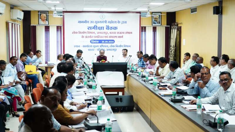 चुनौतियों को स्वीकार कर बस्तर के लोगों के लिए करें बेहतर काम – साव चुनौतियों को स्वीकार कर बस्तर के लोगों के लिए करें बेहतर काम – साव