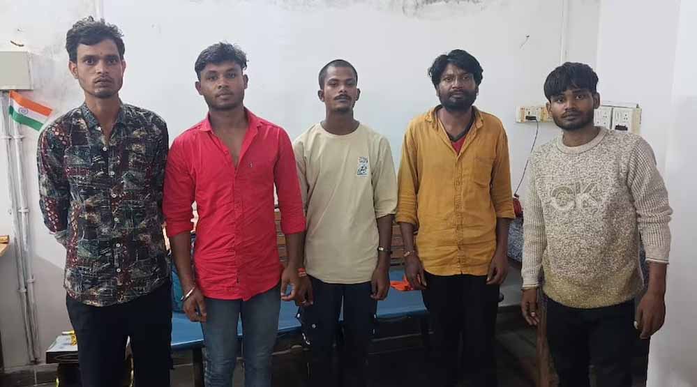 वंदे भारत ट्रेन पर पथराव, तोड़ डाले तीन कोच के शीशे, 5 आरोपी गिरफ्तार