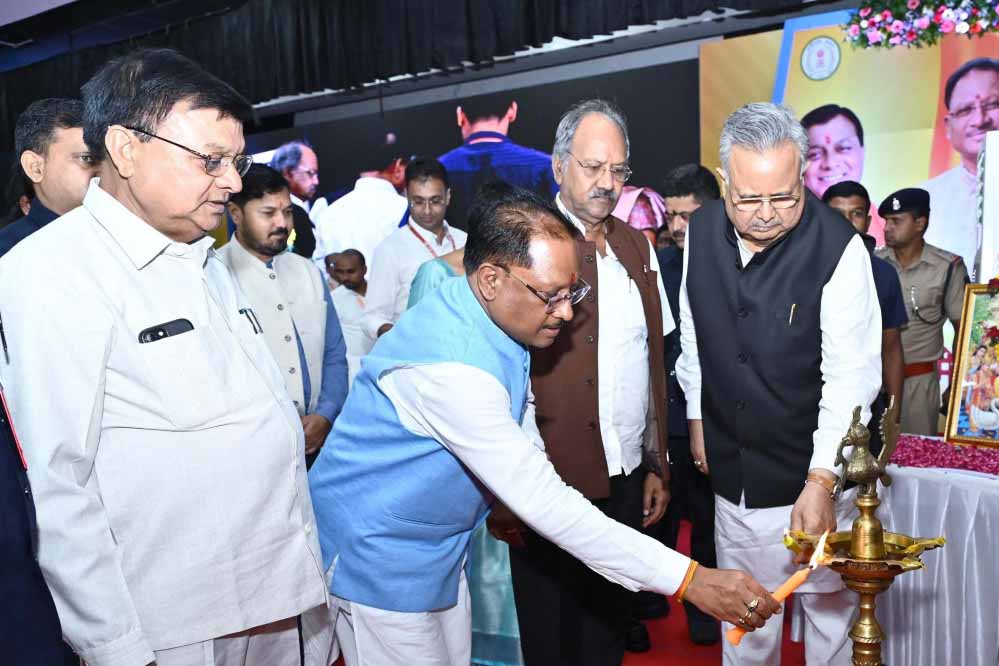 राज्य के सभी जिलों में खुलेंगे अन्नपूर्णा दाल भात केन्द्र : मुख्यमंत्री श्री विष्णु देव साय राज्य के सभी जिलों में खुलेंगे अन्नपूर्णा दाल भात केन्द्र : मुख्यमंत्री श्री विष्णु देव साय