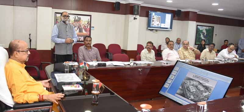 राजभवन के निर्माण कार्यों को समय सीमा में पूर्ण करने के राज्यपाल डेका ने दिए निर्देश