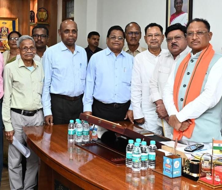 मुख्यमंत्री विष्णु देव साय से छत्तीसगढ़ सर्व आदिवासी समाज के प्रतिनिधि मंडल ने की सौजन्य मुलाकात