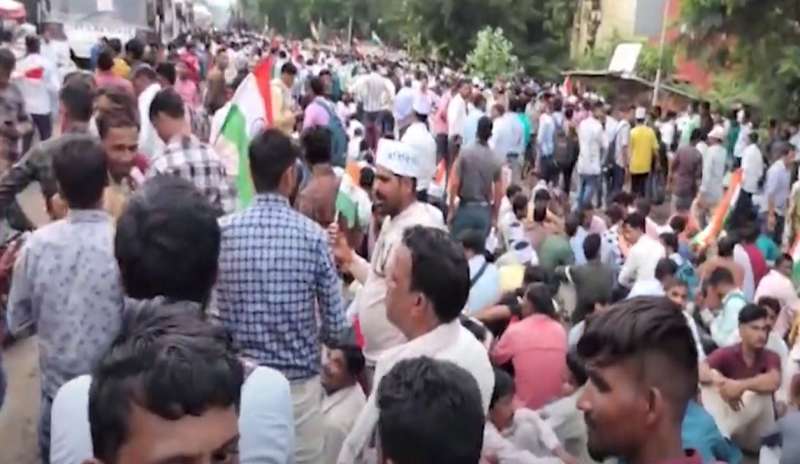 भोपाल में अतिथि शिक्षकों का हल्लाबोल, सीएम हाउस का घेराव नाकाम