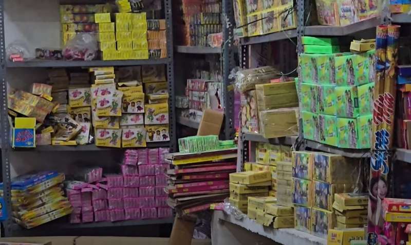 दिल्ली सरकार ने 2025 तक पटाखों पर पूरी तरह से प्रतिबंध लगाया