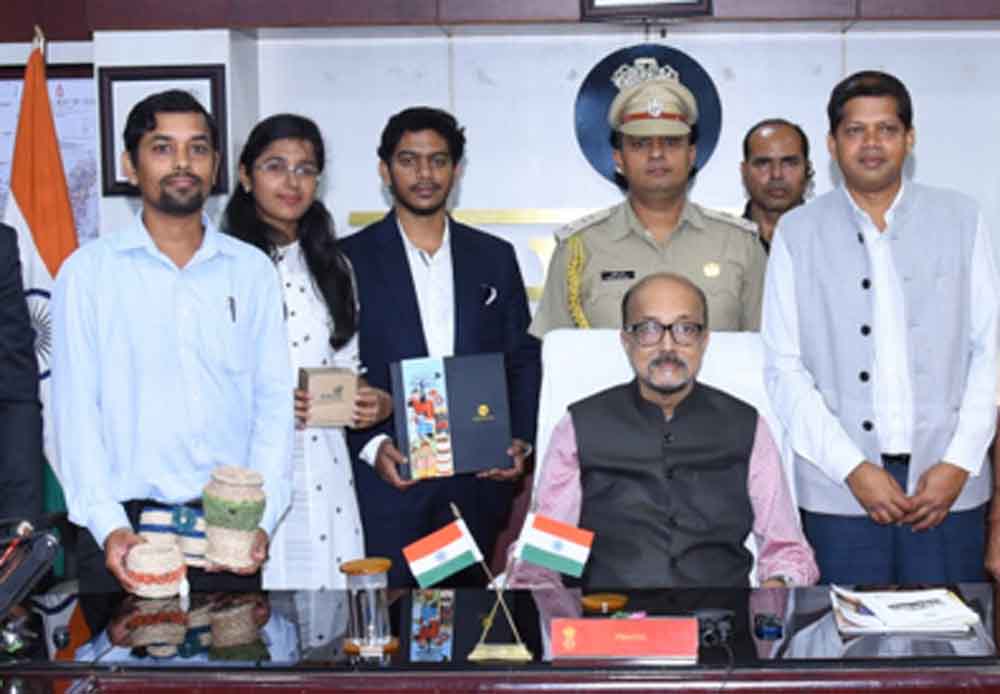 छत्तीसगढ़-दुर्ग के विवेकानंद विश्वविद्यालय का राज्यपाल रमेन डेका ने देखा प्रेजेंटेशन, स्टार्टअप्स से ज्यादा से ज्यादा रोजगार मिले छत्तीसगढ़-दुर्ग के विवेकानंद विश्वविद्यालय का राज्यपाल रमेन डेका ने देखा प्रेजेंटेशन, स्टार्टअप्स से ज्यादा से ज्यादा रोजगार मिले