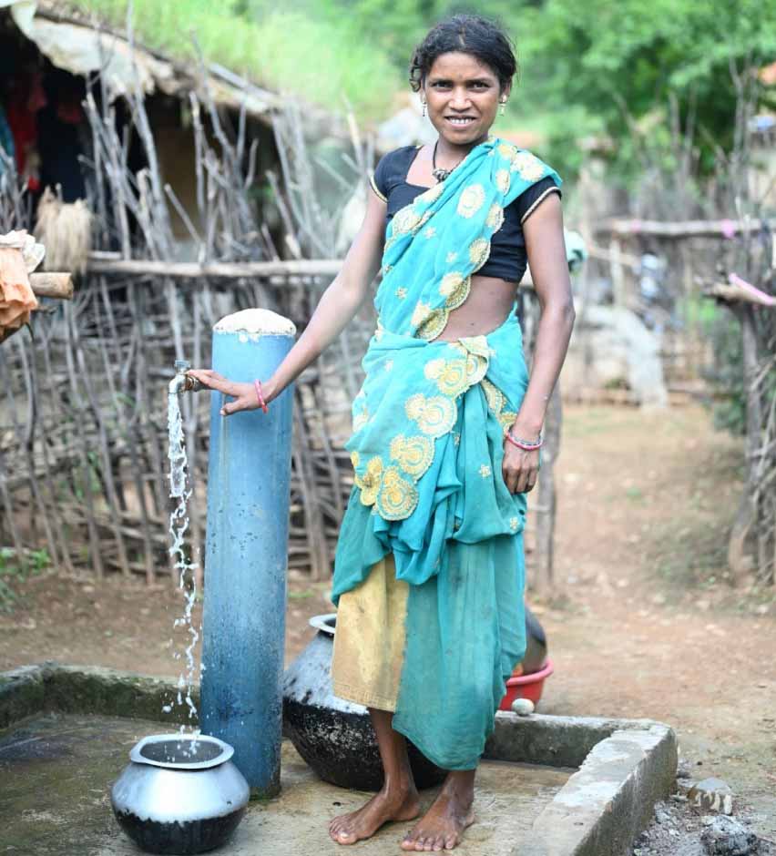 जल जीवन मिशन जिले के बैगा आदिवासियों के लिए साबित हो रहा वरदान जल जीवन मिशन जिले के बैगा आदिवासियों के लिए साबित हो रहा वरदान