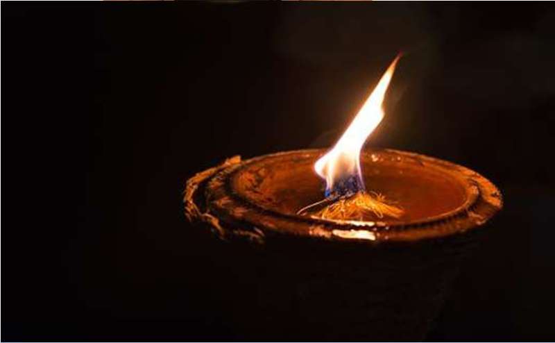 16 दीपक का यह उपाय करेगा पितरों को खुश, बनने लग जाएंगे बिगड़े हुए काम!