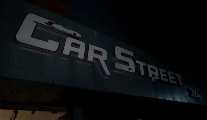 दिल्ली के नारायणा में फायरिंग की वारदात, कार शोरूम पर चलीं 24 राउंड गोलियां