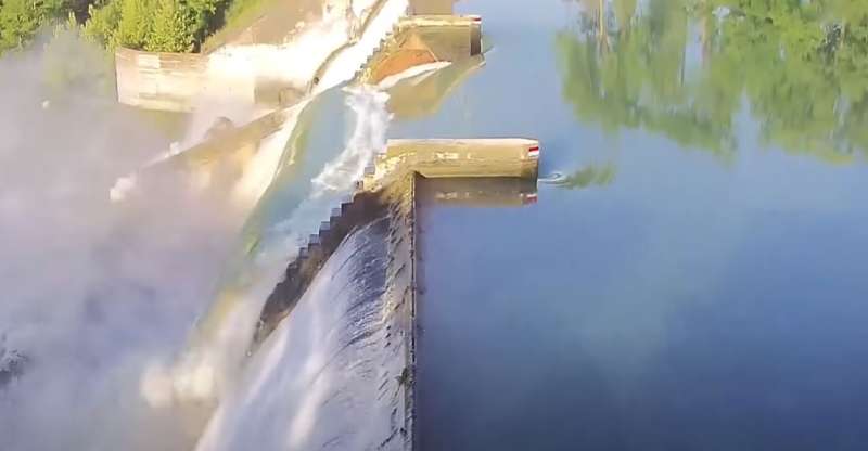 बिहार: फल्गु और सकरी नदी में जलस्तर बढ़ने से बांध टूटे