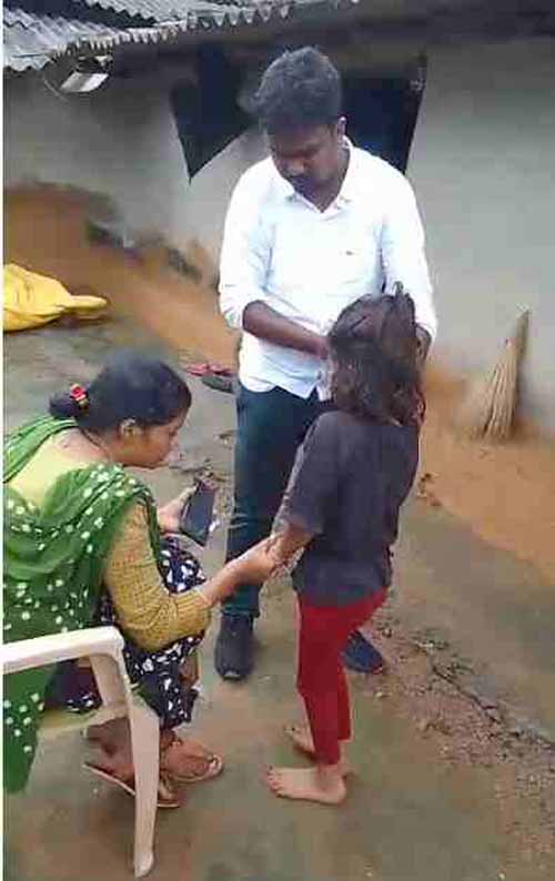 निजी स्कूल की शिक्षिका ने दो सौ बार कराया उठक-बैठक, चल नहीं पा रही चौथी क्लास की बच्ची