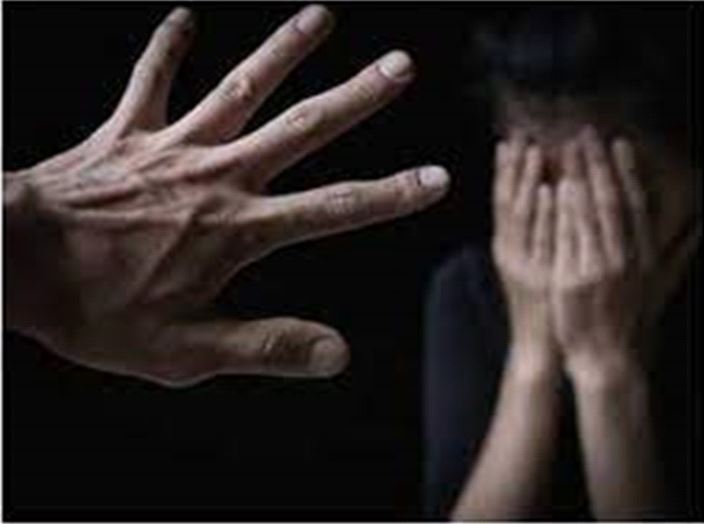 शहडोल से पढ़ने आई कॉलेज छात्रा से छत्तीसगढ़ के युवक ने किया रेप शहडोल से पढ़ने आई कॉलेज छात्रा से छत्तीसगढ़ के युवक ने किया रेप