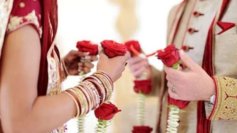 मंदिर में चचेरे भाई ने की बहन से शादी, परिवार ने जताई नाराजगी; मां पहुंची थाने 