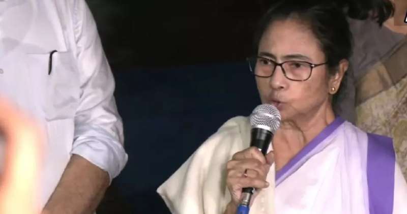 कोलकाता कांड : ममता और जूनियर डॉक्टरों की बैठक का क्या रहा नतीजा? कोलकाता कांड : ममता और जूनियर डॉक्टरों की बैठक का क्या रहा नतीजा?