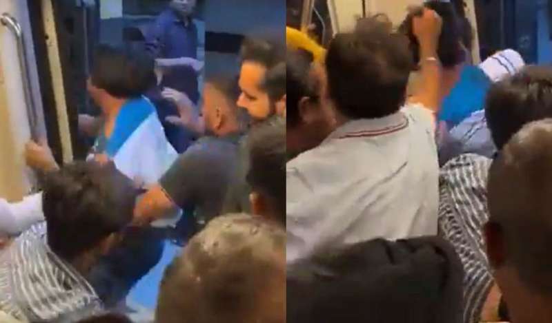 दिल्ली मेट्रो में पॉकेटमार की जमकर धुनाई बाल पकड़कर जड़े थप्पड़