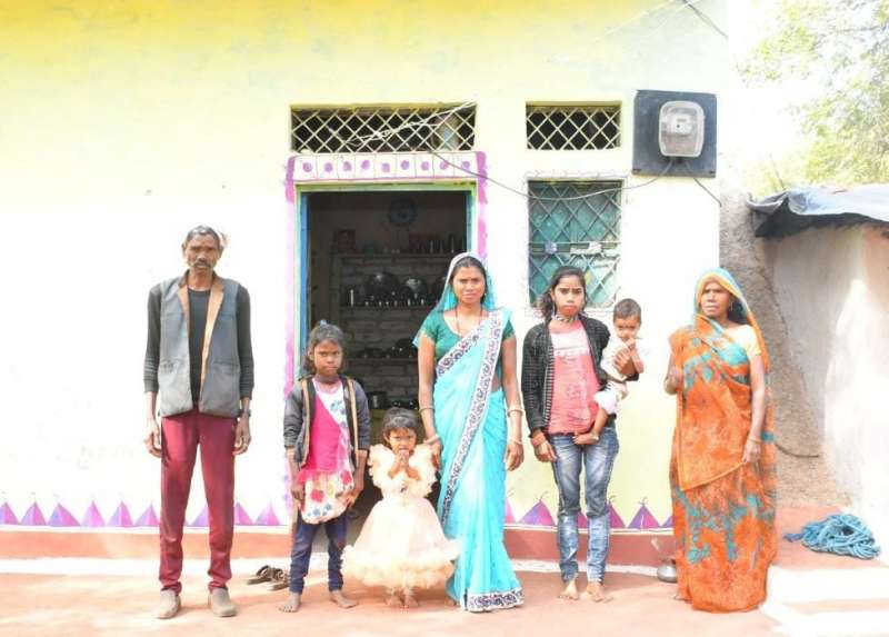 पीएम जन-मन योजना में 3 हजार 876 से अधिक जनजातीय घर हुए रोशन पीएम जन-मन योजना में 3 हजार 876 से अधिक जनजातीय घर हुए रोशन