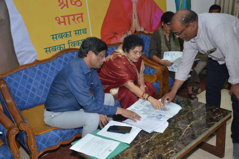 विकास कार्यक्रम में तेजी लाए, लापरवाही पर होगा एक्शन: राज्यमंत्री गौर