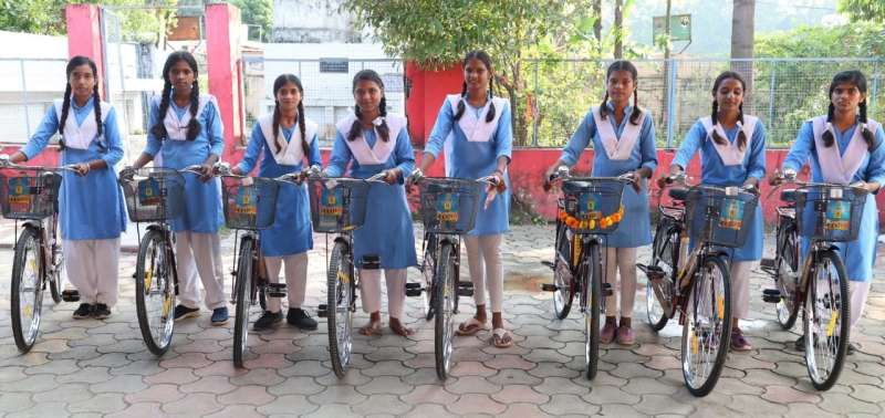 प्रदेश में इस वर्ष 4.50 लाख विद्यार्थियों को वितरित की जा रही हैं साइकिल