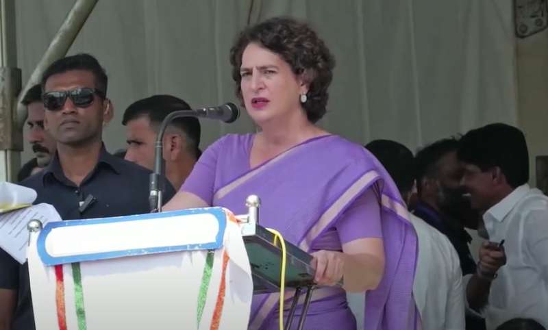 प्रियंका गांधी का चुनावी मैदान में: वायनाड से उपचुनाव लड़ेंगी, बीजेपी की नव्या हरिदास से टक्कर प्रियंका गांधी का चुनावी मैदान में: वायनाड से उपचुनाव लड़ेंगी, बीजेपी की नव्या हरिदास से टक्कर