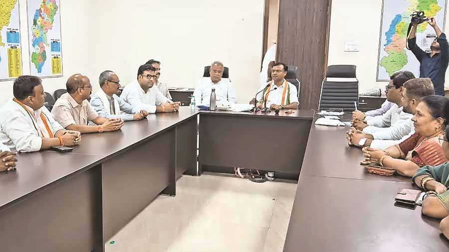 छत्तीसगढ़ कांग्रेस संगठन ने न्याय यात्रा के बाद नगरीय निकाय चुनाव की तैयारी कर दी शुरू छत्तीसगढ़ कांग्रेस संगठन ने न्याय यात्रा के बाद नगरीय निकाय चुनाव की तैयारी कर दी शुरू