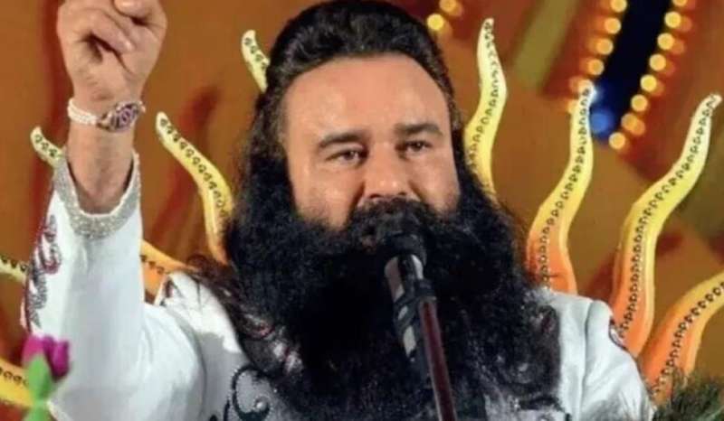 डेरा सच्चा सौदा प्रमुख गुरमीत राम रहीम की 21 दिन की परोल के बाद जेल वापसी डेरा सच्चा सौदा प्रमुख गुरमीत राम रहीम की 21 दिन की परोल के बाद जेल वापसी