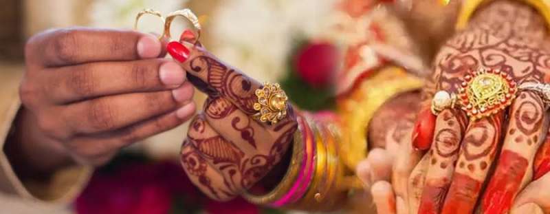 नहाने के पानी में मिलाएं एक चुटकी ये मसाला, हो जाएगी चट मंगनी पट शादी नहाने के पानी में मिलाएं एक चुटकी ये मसाला, हो जाएगी चट मंगनी पट शादी