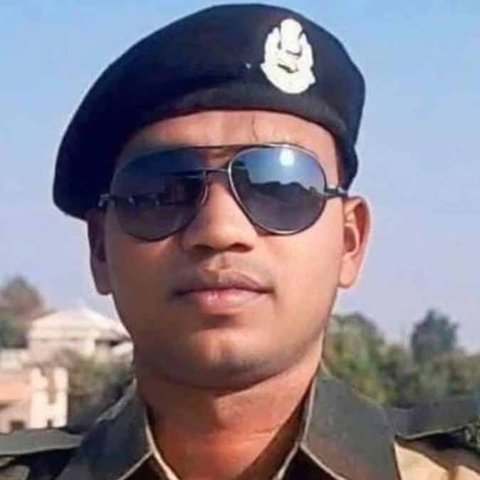 त्रिपुरा बॉर्डर में ड्यूटी करते वक्त बीएसएफ जवान की हार्ट अटैक से मौत त्रिपुरा बॉर्डर में ड्यूटी करते वक्त बीएसएफ जवान की हार्ट अटैक से मौत