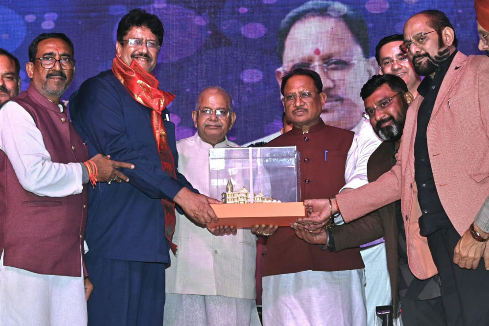 रायपुर : मुख्यमंत्री छत्तीसगढ़ सीमेंट ट्रांसपोर्ट वेलफेयर एसोसिएशन द्वारा आयोजित दीपावली मिलन समारोह में हुए शामिल रायपुर : मुख्यमंत्री छत्तीसगढ़ सीमेंट ट्रांसपोर्ट वेलफेयर एसोसिएशन द्वारा आयोजित दीपावली मिलन समारोह में हुए शामिल