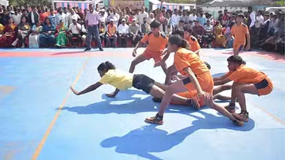 छत्तीसगढ़-बीजापुर में बस्तर ओलंपिक में जुटे अंदरूनी क्षेत्रों के युवा, खिलाड़ी मनवा रहे प्रतिभा का लोहा