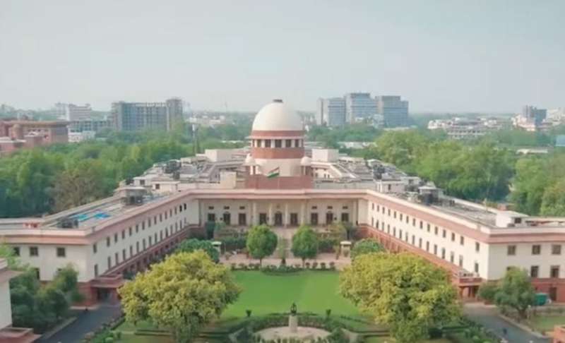 शेख अली के मकबरे पर विवाद, RWA के अवैध कब्जे को लेकर सुप्रीम कोर्ट ने लगाई फटकार शेख अली के मकबरे पर विवाद, RWA के अवैध कब्जे को लेकर सुप्रीम कोर्ट ने लगाई फटकार