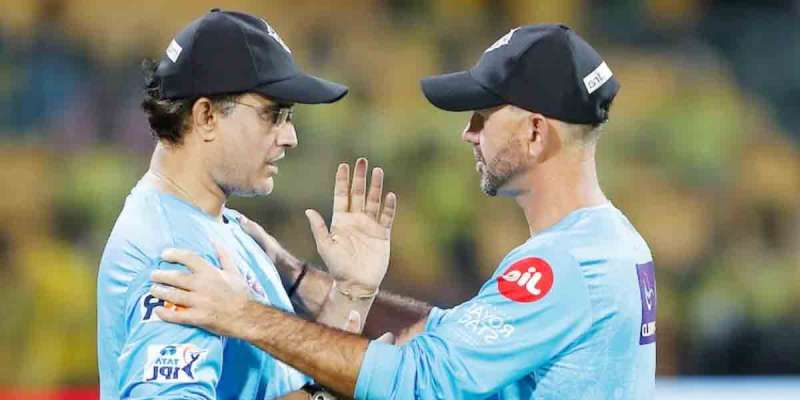 सौरव गांगुली और रिकी पोंटिंग के बीच भिड़ंत, शिखर धवन को लेकर हुआ विवाद! सौरव गांगुली और रिकी पोंटिंग के बीच भिड़ंत, शिखर धवन को लेकर हुआ विवाद!