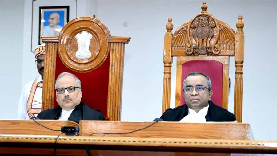 हाईकोर्ट के जस्टिस गौतम भादुड़ी हुए रिटायर, 11 साल के कार्यकाल में 35 हजार 747 मामलों का किया निराकरण हाईकोर्ट के जस्टिस गौतम भादुड़ी हुए रिटायर, 11 साल के कार्यकाल में 35 हजार 747 मामलों का किया निराकरण