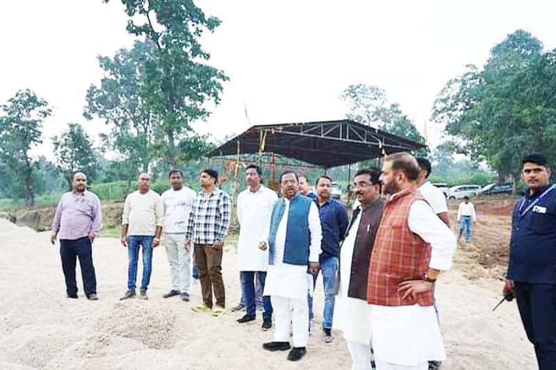 कृषि मंत्री रामविचार नेताम ने छठ घाट का निरीक्षण कर तैयारियों और सुविधाओं का लिया जायजा