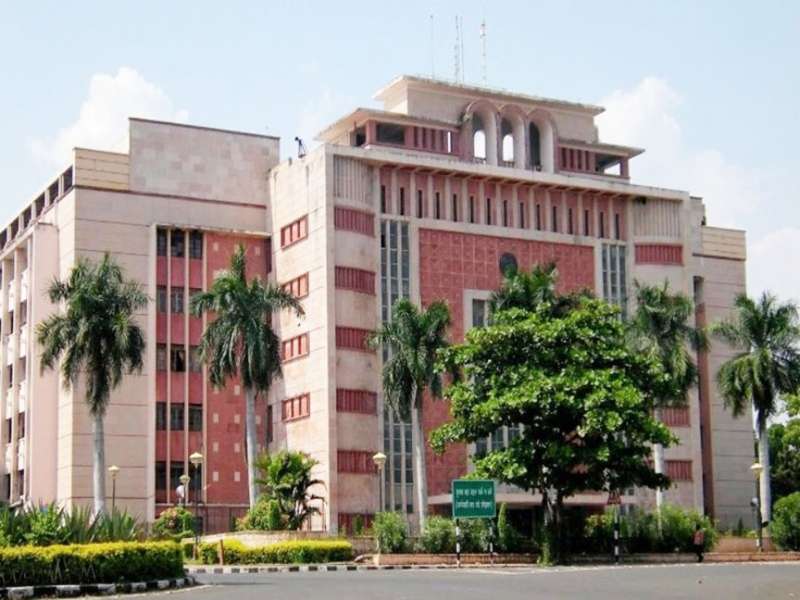 ठेका कर्मियों के भरोसे सरकारी सिस्टम ठेका कर्मियों के भरोसे सरकारी सिस्टम