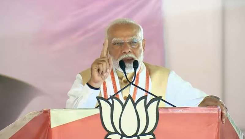 कांग्रेस पहले धर्म के नाम पर लड़ाती थी अब जातियों के नाम पर लड़ा रही कांग्रेस पहले धर्म के नाम पर लड़ाती थी अब जातियों के नाम पर लड़ा रही