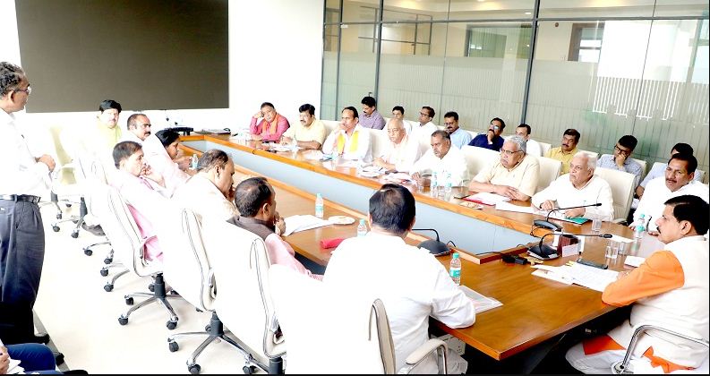 मंत्रियों और अधिकारियों से केंद्रीय योजनाओं का हिसाब लेंगे डॉ. मोहन