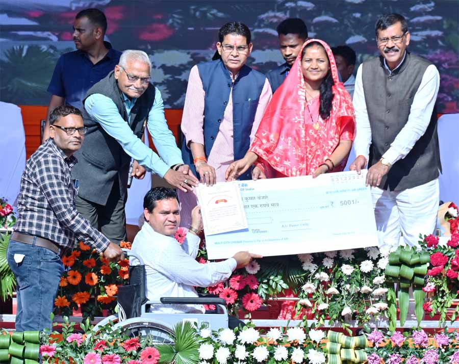 विकसित राष्ट्र बनाने में दिव्यांगजन निभा रहे अहम भूमिका : मंत्री लक्ष्मी राजवाड़े