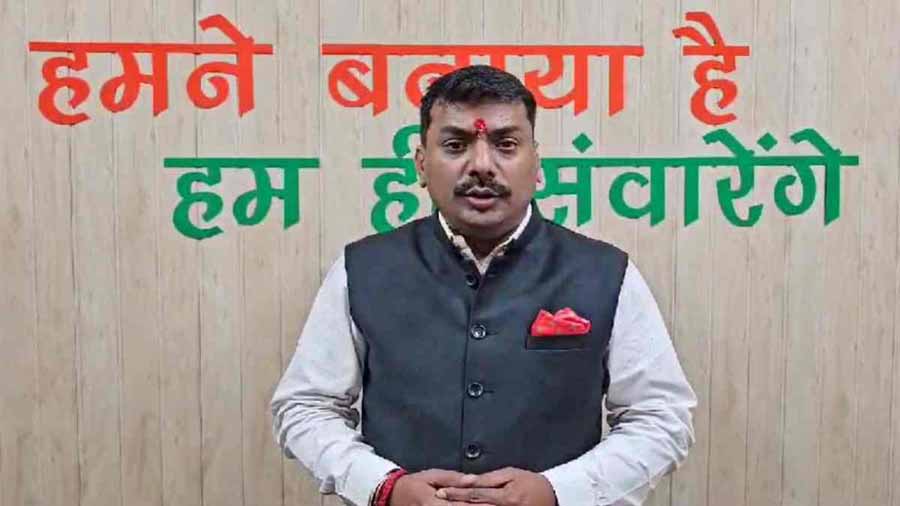 महतारी वंदन पर बैज के बयान पर बीजेपी विधायक सुशांत शुक्ला ने किया पलटवार महतारी वंदन पर बैज के बयान पर बीजेपी विधायक सुशांत शुक्ला ने किया पलटवार