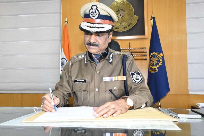 वरिष्‍ठ आईपीएस अधिकारी कैलाश मकवाणा ने पुलिस महानिदेशक का कार्यभार संभाला