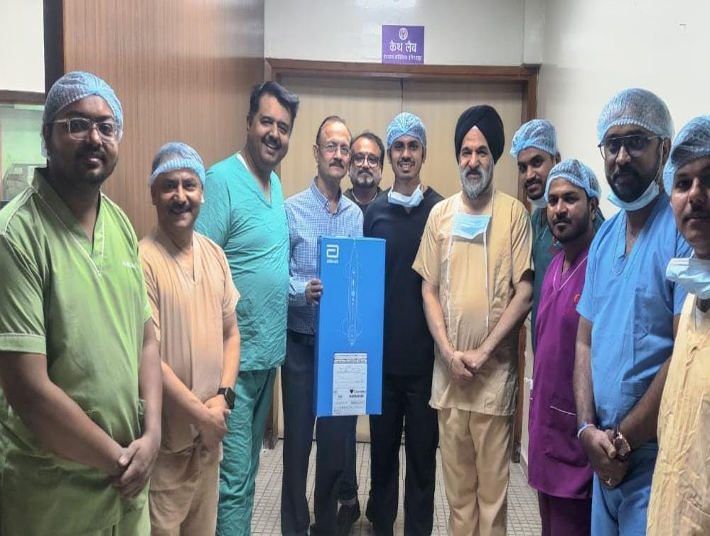 एसीआई के डॉक्टरों ने कोरोनरी धमनी में जमे कैल्शियम को डायमंड कोटेड ड्रिल डिवाइस की मदद से नसों के अंदर महीन चूर्ण के रूप में पीसकर निकाला एसीआई के डॉक्टरों ने कोरोनरी धमनी में जमे कैल्शियम को डायमंड कोटेड ड्रिल डिवाइस की मदद से नसों के अंदर महीन चूर्ण के रूप में पीसकर निकाला