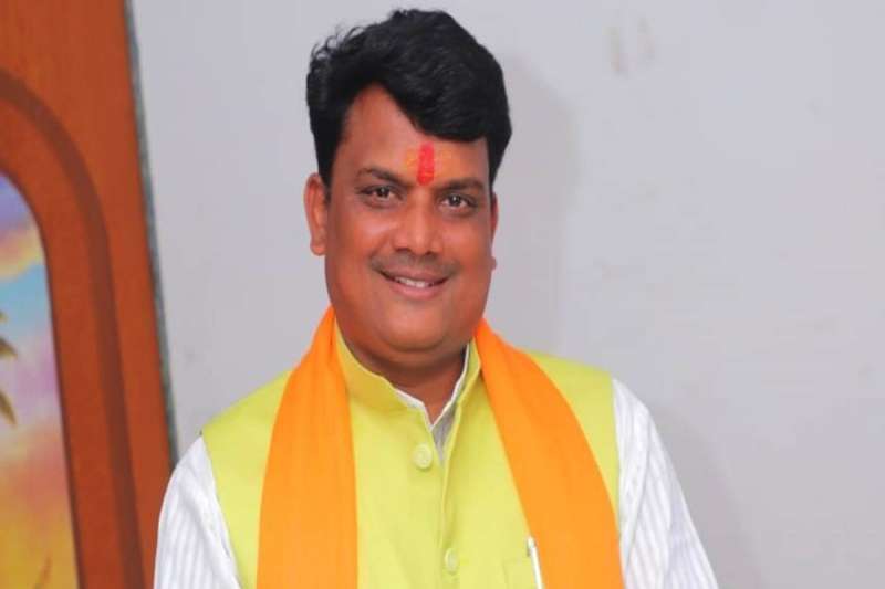 प्रभारी मंत्री ने जल निगम और पीएचई के अधिकारियों को फटकार लगाई और सात दिन के भीतर गांवों में पेयजल सुविधा बहाल करने के निर्देश दिए। प्रभारी मंत्री ने जल निगम और पीएचई के अधिकारियों को फटकार लगाई और सात दिन के भीतर गांवों में पेयजल सुविधा बहाल करने के निर्देश दिए।