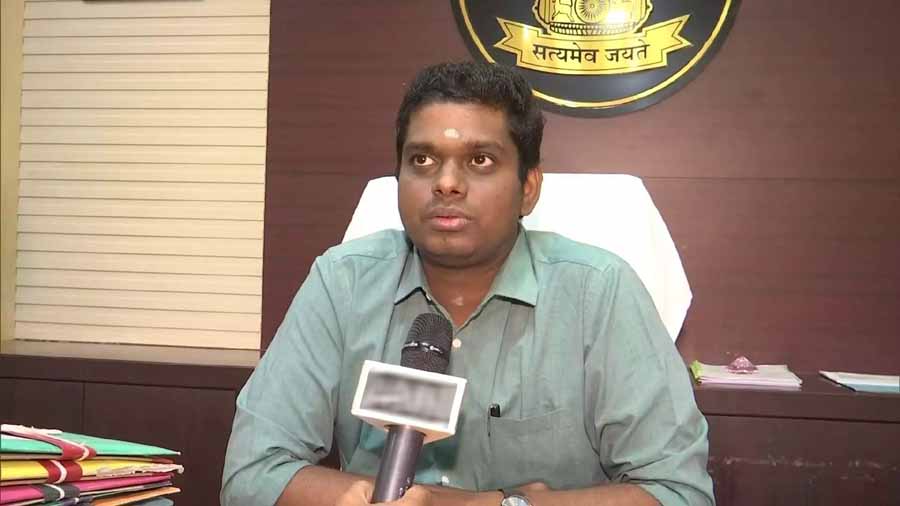 बस्तर कलेक्टर ने ग्राम तालुर में महतारी वंदन योजना में अनियमितता की जांच करने के दिए निर्देश बस्तर कलेक्टर ने ग्राम तालुर में महतारी वंदन योजना में अनियमितता की जांच करने के दिए निर्देश