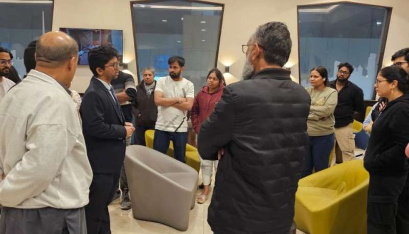 गल्फ एयर विमान की इमरजेंसी लैंडिंग के कारण कुवैत में भूखे-प्यासे फंसे रहे भारतीय 