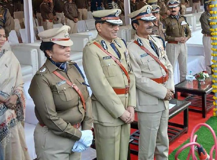  डीजीपी सुधीर सक्सेना की विदाई परेड, मकवाना ने लिया चार्ज