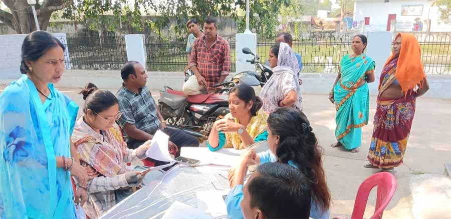 प्रधानमंत्री आवास योजना शहरी 2.0 के तहत नगर निगम धमतरी में मिले 1200 आवेदन प्रधानमंत्री आवास योजना शहरी 2.0 के तहत नगर निगम धमतरी में मिले 1200 आवेदन