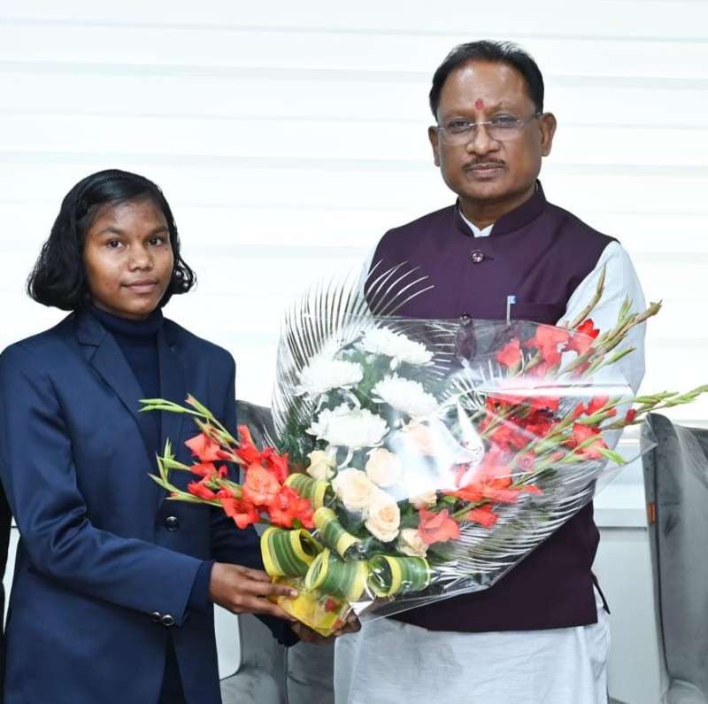 राष्ट्रीय जूडो खिलाड़ी हेमबती ने मुख्यमंत्री से कहा ओलंपिक में मेडल लेकर आना मेरा सपना राष्ट्रीय जूडो खिलाड़ी हेमबती ने मुख्यमंत्री से कहा ओलंपिक में मेडल लेकर आना मेरा सपना