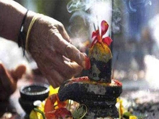 इन 7 चीजों से करें शिवलिंग का अभिषेक, प्रसन्न हो जाएंगे देवो के देव महादेव, संतान प्राप्ति के लिए चढ़ाएं ये चीज इन 7 चीजों से करें शिवलिंग का अभिषेक, प्रसन्न हो जाएंगे देवो के देव महादेव, संतान प्राप्ति के लिए चढ़ाएं ये चीज