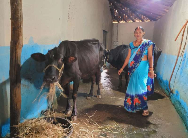 लखपति दीदी रूणा गुप्ता गांव की महिलाओं को कर रहीं प्रेरित