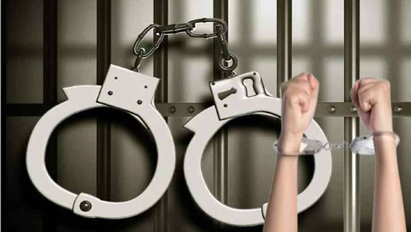 सट्टा खिलाते एक युवक गिरफ्तार सट्टा खिलाते एक युवक गिरफ्तार