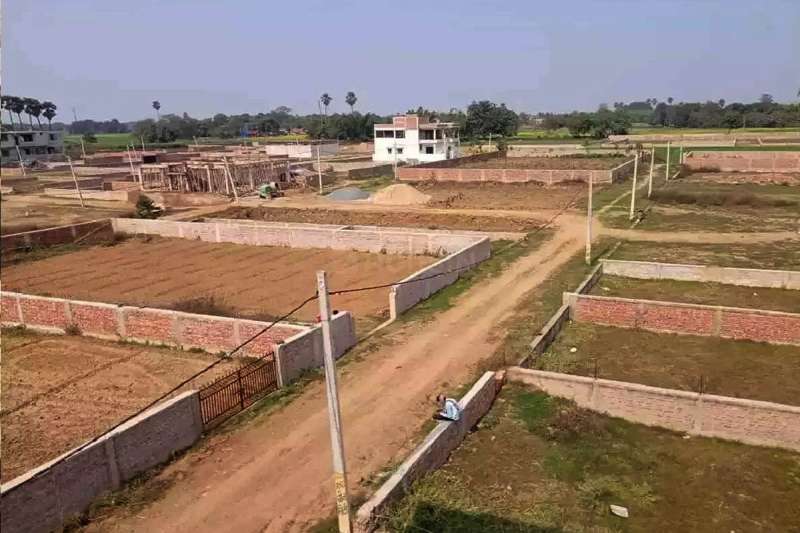 शहर में सड़कों पर उपलब्ध सबसे सस्ते प्लॉट, आसान किस्तों पर भी उपलब्ध! शहर में सड़कों पर उपलब्ध सबसे सस्ते प्लॉट, आसान किस्तों पर भी उपलब्ध!