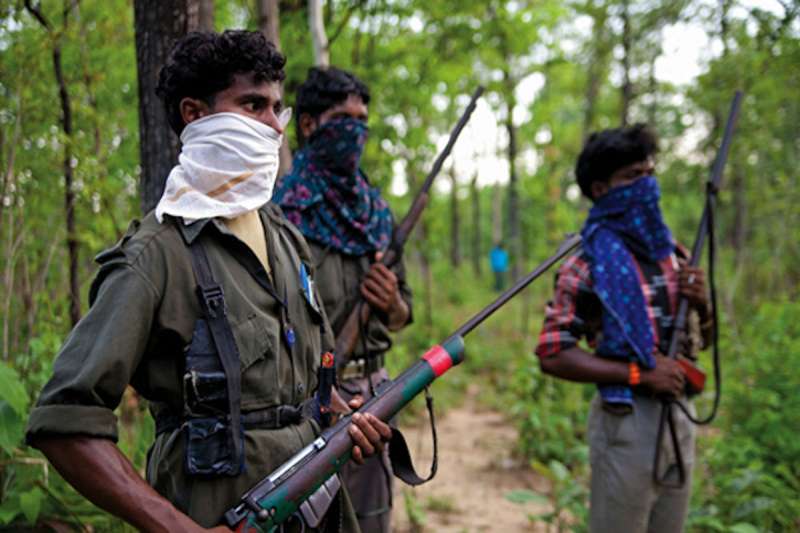 पहली बार नक्सलियों ने एक महिला की हत्या की, बेटे के सामने दी खौफनाक सजा पहली बार नक्सलियों ने एक महिला की हत्या की, बेटे के सामने दी खौफनाक सजा