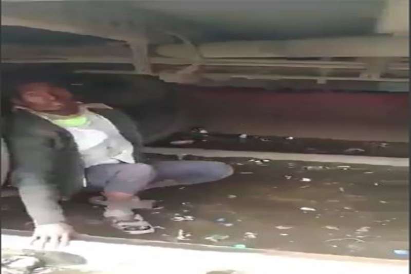 टिकट के लिए पैसा नही था, तो ट्रेन के बोगी के नीचे पहिये के पास बैठ कर एक शख्स ने किया 250 किलोमीटर का सफर!!